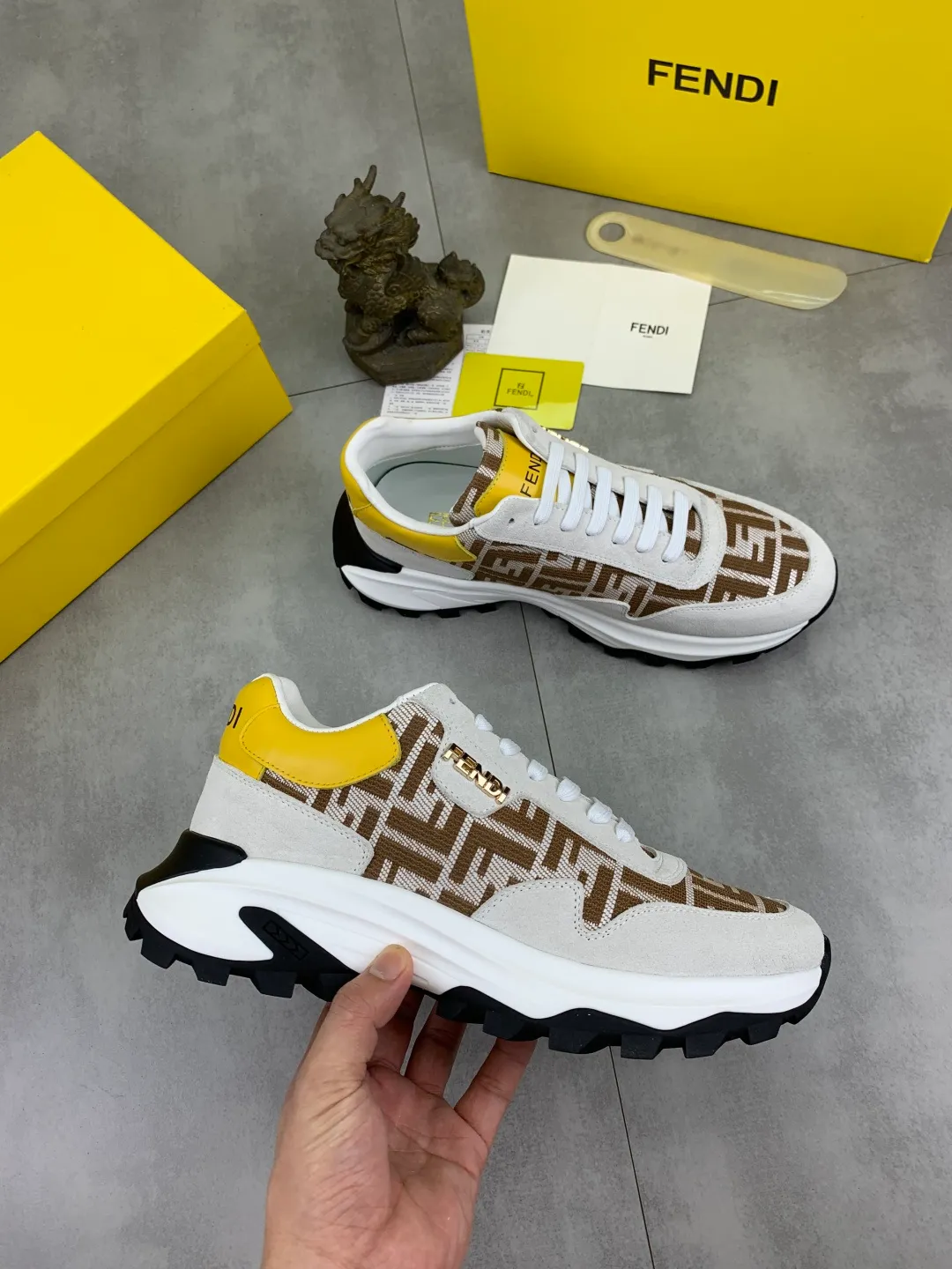 ​Men's shoes 💰P440 💰【New】Little monster 🆘 New FENDI 🕶️🕶️Simple routing effect, showing an elegant and cool driving shoe 🎬Using imported calfskin + first-layer pigskin lining🐂Excellent material🎬Detailed workmanship 🤗Comfortable foot feel➰➰. ​Pair it with any outfit to show your taste and temperament, low-key luxury ♻️Design ​simple and elegant ​noble and fashionable 🍃​Very loved and favored by trendy men 💓❤️Size: 38-44 (45 customized) 3️⃣ colors available